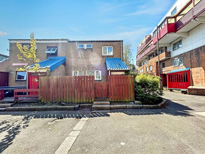 3 Bedroom Semi-detached House For Sale In St. Lawrence Court, Newcastle Upon Tyne, NE6