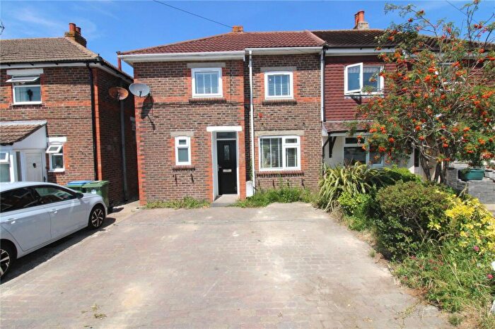 3 Bedroom Semi-Detached House For Sale In White Hart Lane, Fareham, Hampshire, PO16