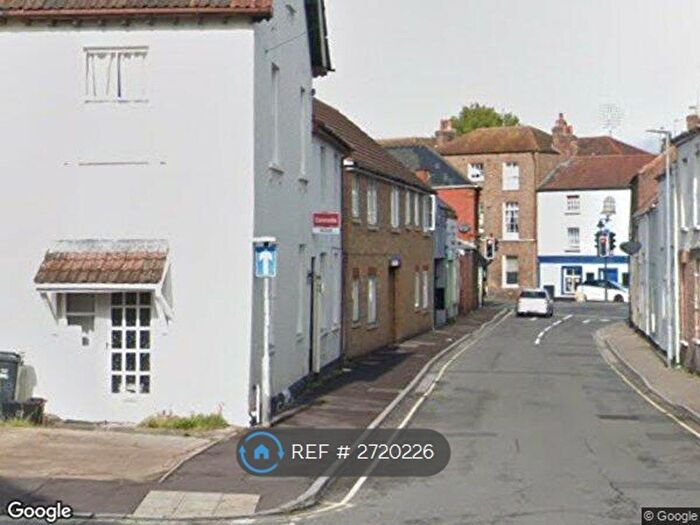 2 Bedroom End Terrace House To Rent In Alma Street, Taunton, TA1