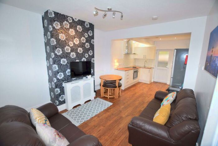 5 Bedroom House To Rent In Manchester Street, Derby, DE22