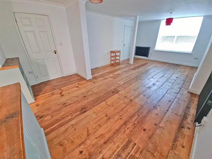 2 Bedroom Flat To Rent In Cabbell Road, Cromer, NR27