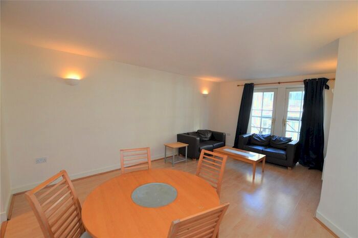2 Bedroom Flat To Rent In Stockwell Road, London, SW9