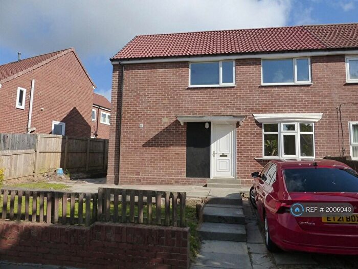 3 Bedroom Semi-Detached House To Rent In Aycliffe Crescent, Gateshead, NE9
