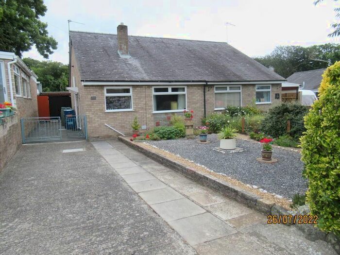 2 Bedroom Bungalow To Rent In Llwyn Ynn, Talybont, LL43