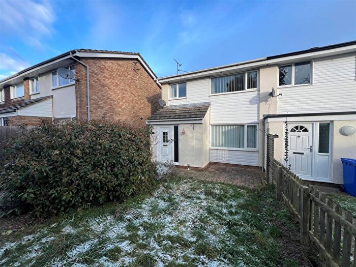 3 Bedroom Semi-Detached House To Rent In Glebe Road, Deanshanger, Milton Keynes, MK19