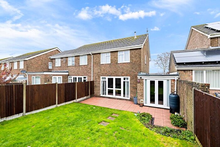 3 Bedroom Semi-Detached House For Sale In Cranleigh Drive, Whitfield, Dover, CT16