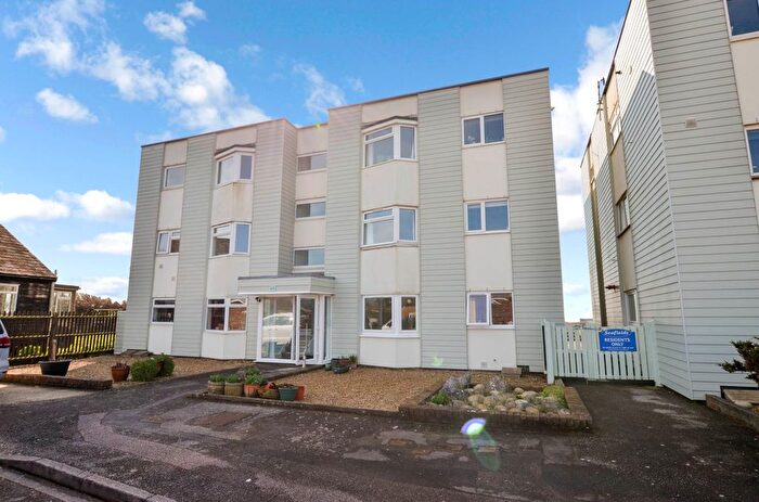 2 Bedroom Flat To Rent In Seafields, East Bracklesham Drive, PO20