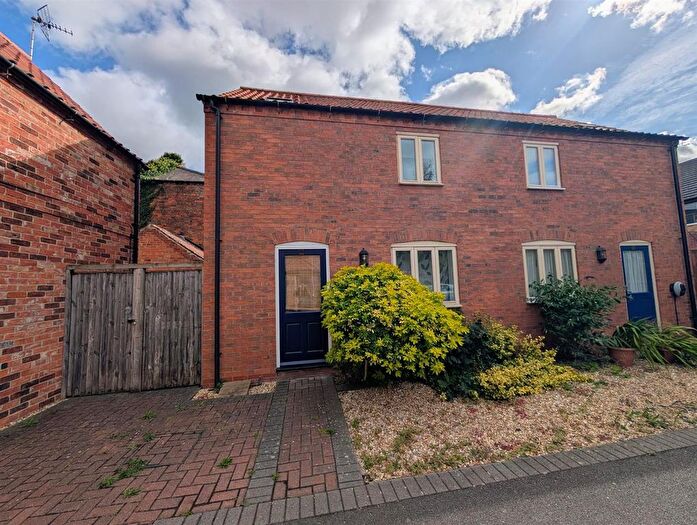 2 Bedroom Semi-Detached House For Sale In North Gate, Newark, NG24