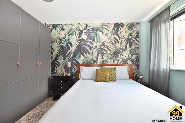 1 Bedroom Apartment For Sale In Oakleigh Court, London, Greater, N1