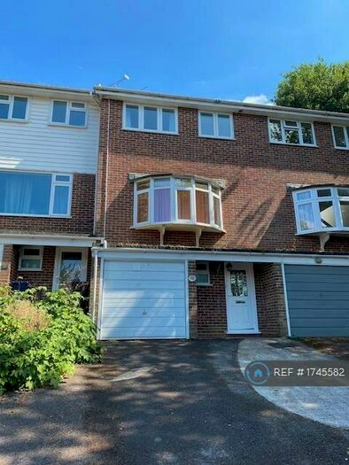 3 Bedroom Terraced House To Rent In Hill Court, Haslemere, GU27