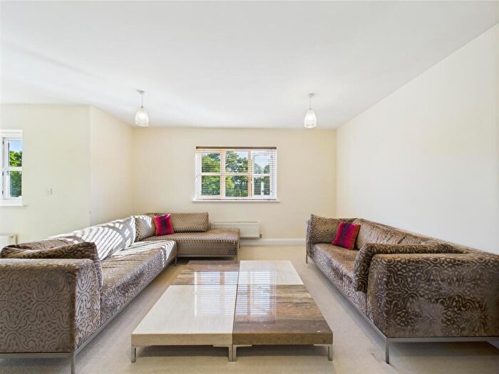 2 Bedroom Flat To Rent In Middlewood Close Solihull, B91