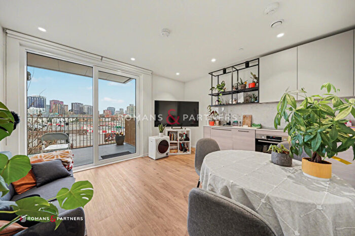 1 Bedroom Apartment To Rent In Iris House, Heron Quay, E14