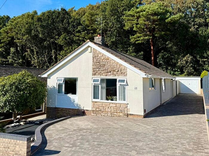 3 Bedroom Detached House For Sale In Wren Crescent, Coy Pond, BH12