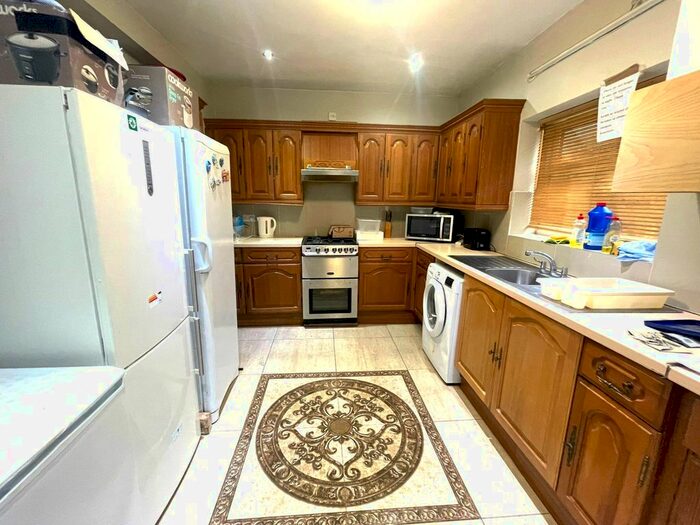 5 Bedroom End Of Terrace House To Rent In Greenway Avenue, London, E17