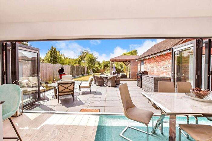 5 Bedroom Detached House For Sale In Vinnetrow Road, Chichester, West Sussex, PO20