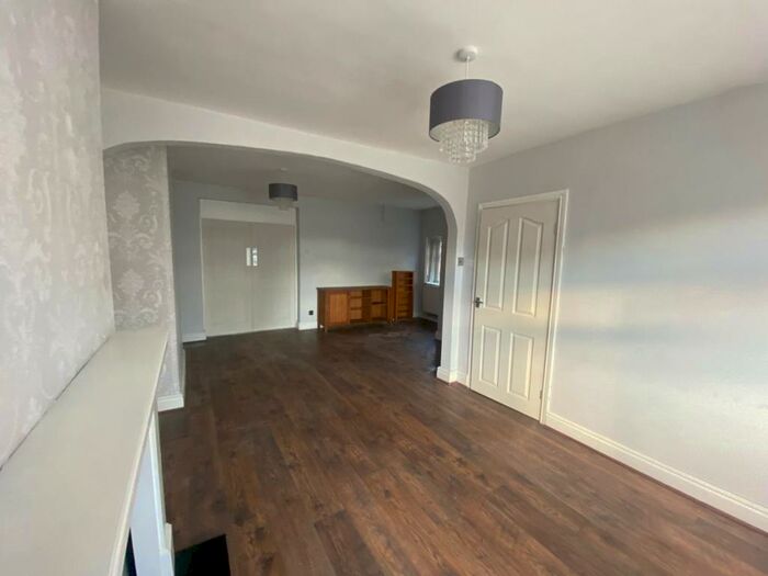 3 Bedroom Terraced House To Rent In Cross Lane, L35