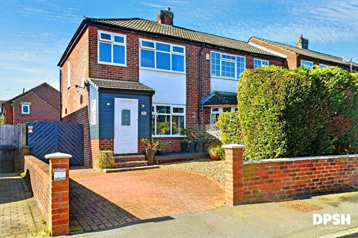 3 Bedroom End Terrace House For Sale In Springfield Road, Morley, Leeds, LS27