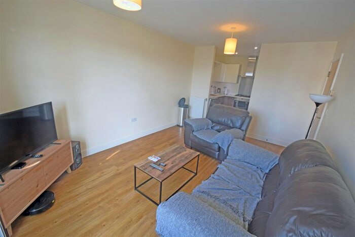 2 Bedroom Flat To Rent In Heath Road, Twickenham, TW1