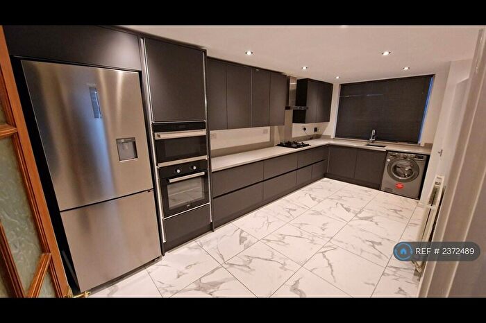 3 Bedroom Terraced House To Rent In Gleneagles Walk, Leicester, LE4