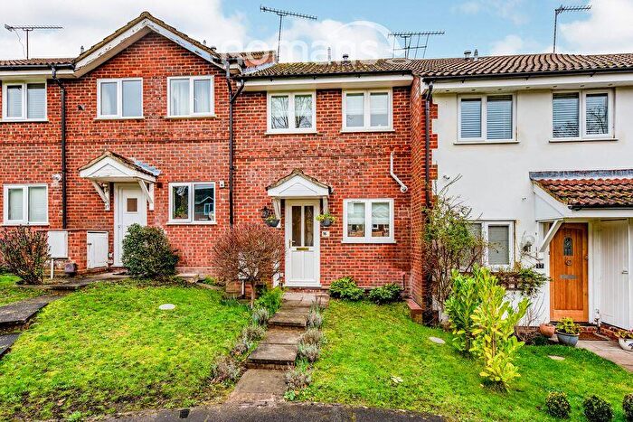 2 Bedroom Terraced House To Rent In Spruce Drive, Lightwater, GU18