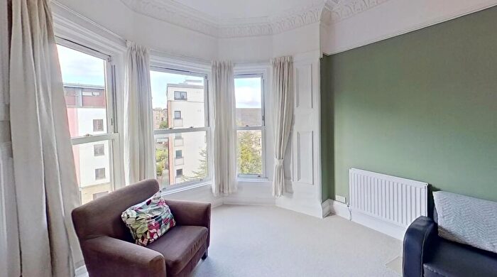 1 Bedroom Flat To Rent In McDonald Road, Edinburgh, EH7