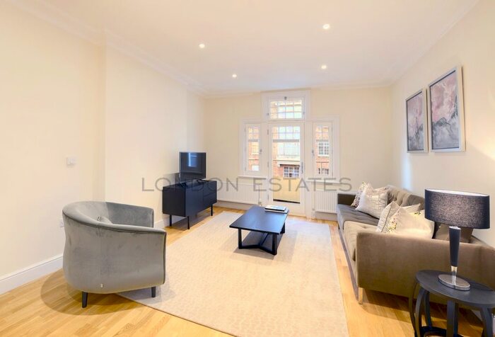 3 Bedroom Flat To Rent In Hamlet Gardens, Hammersmith, W6