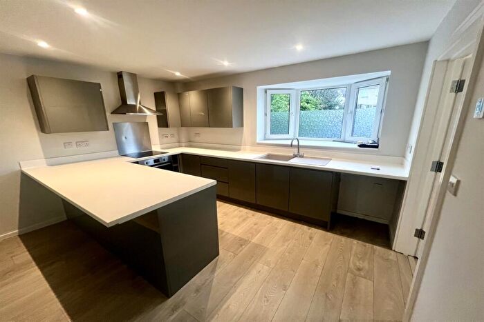 2 Bedroom Flat To Rent In Crayview Court, DA1
