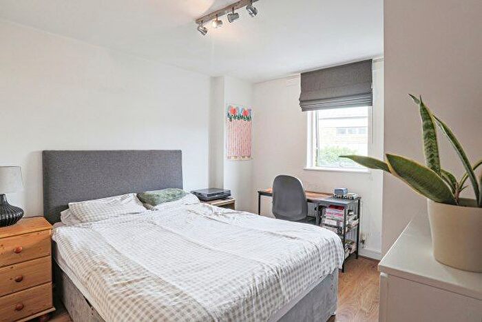 2 Bedroom Flat To Rent In Bowman Lane, Leeds, LS10