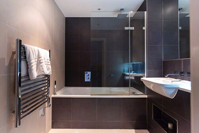 1 Bedroom Flat To Rent In Tennyson Apartments, Saffron Central Square, Croydon, CR0