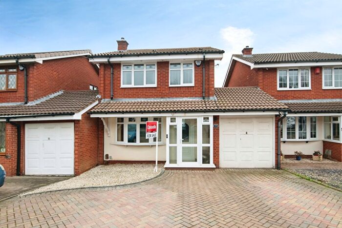3 Bedroom Detached House For Sale In Whitworth Drive, West Bromwich, B71