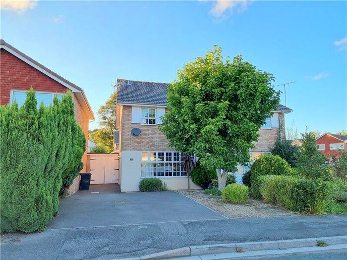 3 Bedroom Semi-Detached House To Rent In Court Close - Portishead, BS20