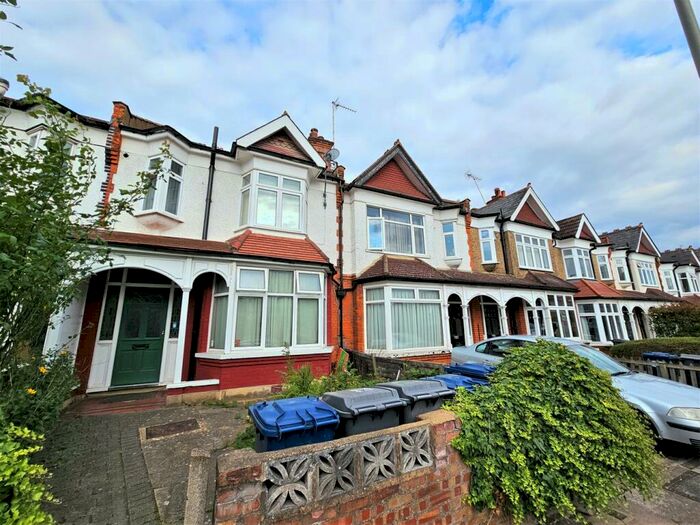 Studio To Rent In Holdenhurst Avenue, London, N12