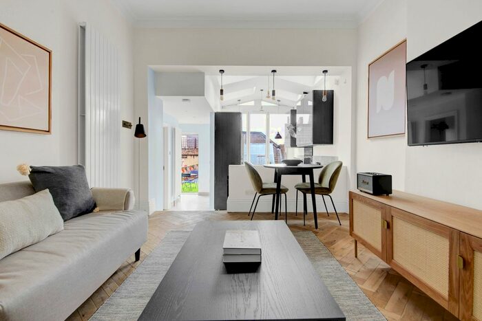 2 Bedroom Flat To Rent In Chelsea, London, SW10