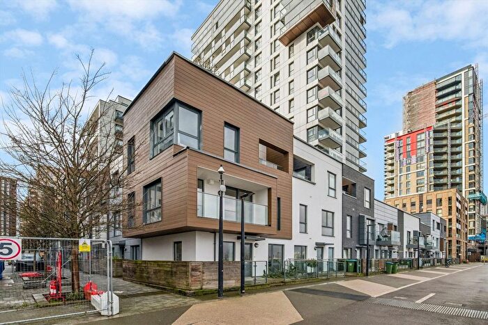 3 Bedroom Flat To Rent In Olympian Way, North Greenwich, SE10