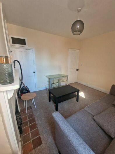 3 Bedroom Terraced House To Rent In Sandhurst Road, Bedford, MK42