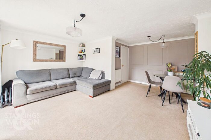 3 Bedroom End Of Terrace House For Sale In Esprit Close, Wymondham, NR18