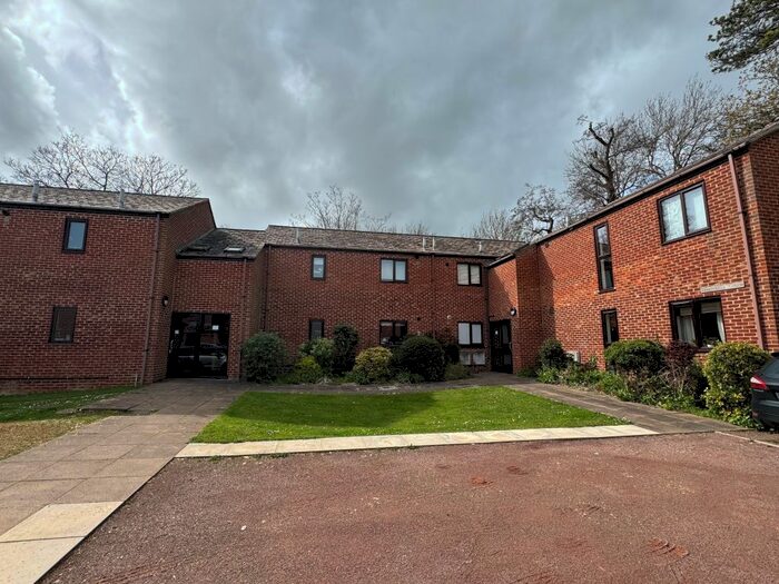 1 Bedroom Flat For Sale In Webbs Close, Wolvercote, Oxford, OX2