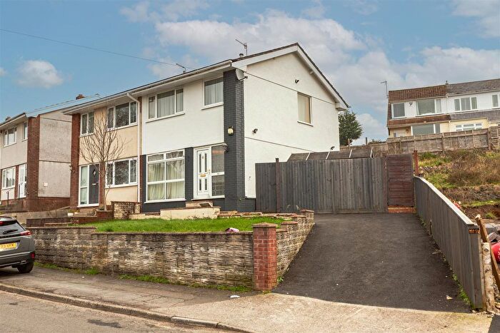 3 Bedroom Semi Detached House For Sale In Broadmead, Killay, Swansea, SA2