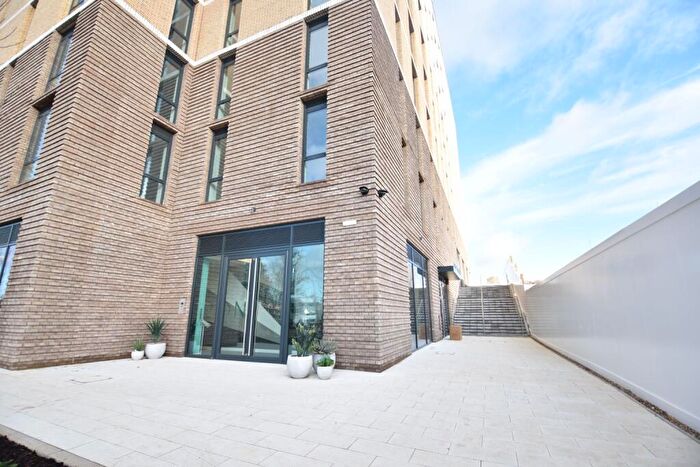 2 Bedroom Apartment To Rent In Chevette Court, Kimpton Road, Luton, Bedfordshire, LU2