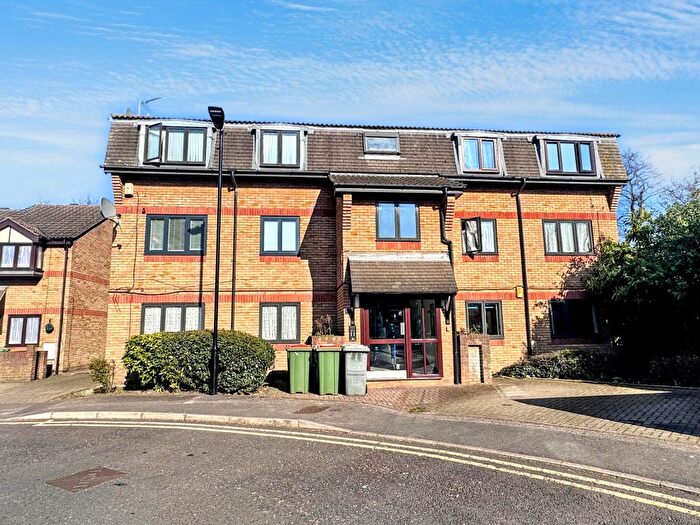 1 Bedroom Flat To Rent In Magpie Close, Forest Gate, E7