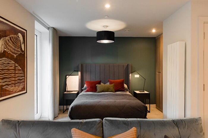 Studio To Rent In Fountainbridge, Edinburgh, EH3