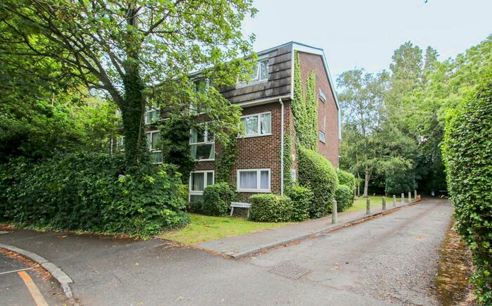 2 Bedroom Flat To Rent In Spencer Road, South Croydon, CR2