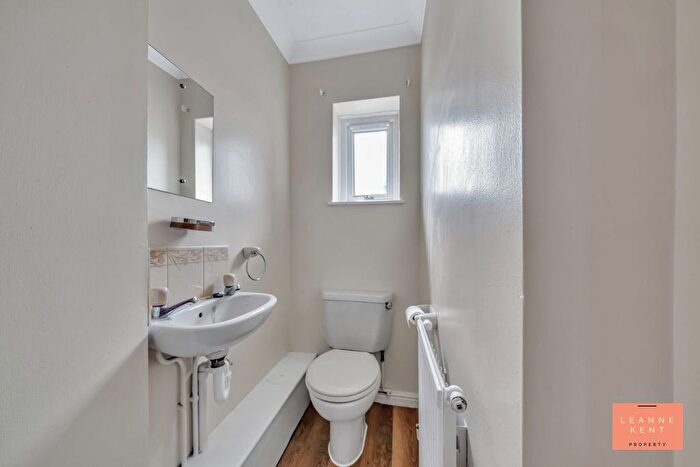 5 Bedroom Detached House For Sale In Sunningdale, Caerphilly, CF83