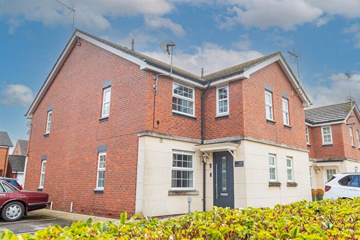 2 Bedroom Semi Detached House For Sale In Clonners Field, Stapeley, Nantwich, CW5