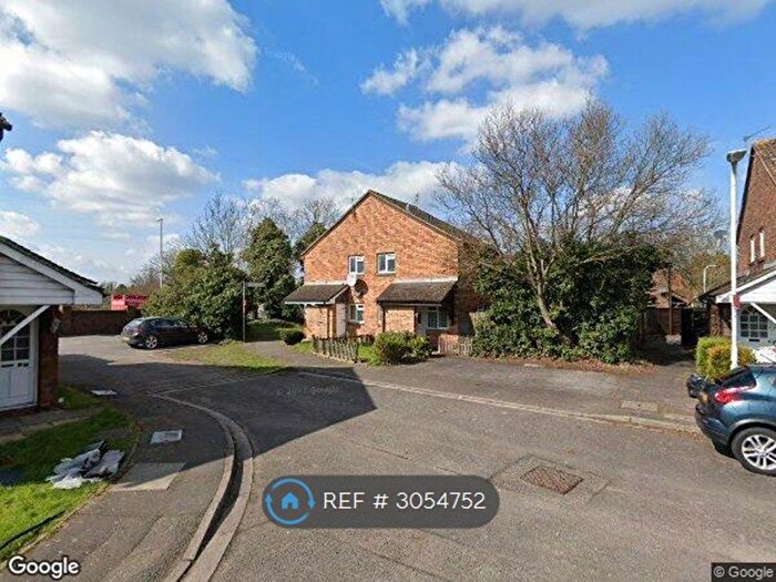 1 Bedroom Flat To Rent In Hindhead Close, Uxbridge, UB8