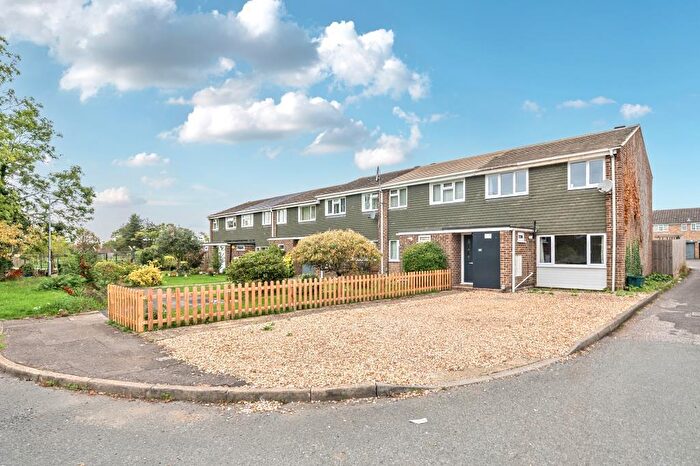 3 Bedroom End Of Terrace House For Sale In Shelley Road, Thatcham, , Berkshire, RG18
