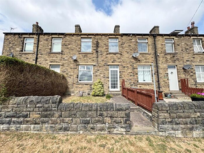 3 Bedroom Terraced House To Rent In Yew Tree Road, Shepley, Huddersfield, HD8
