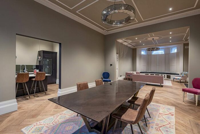 3 Bedroom Flat To Rent In Phillimore Place, Phillimore Estate, London, W8