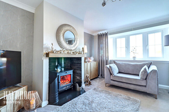 4 Bedroom Semi-Detached House For Sale In Burcroft Hill, Doncaster, DN12