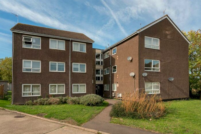 3 Bedroom Flat To Rent In Ninian Road, Hemel Hempstead, HP2